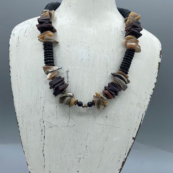 Heishe style shell disks and shell necklace. Ethnic boho - Picture 3 of 9